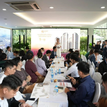 Người mua bất động sản liên tục “rút hầu bao” cận Tết